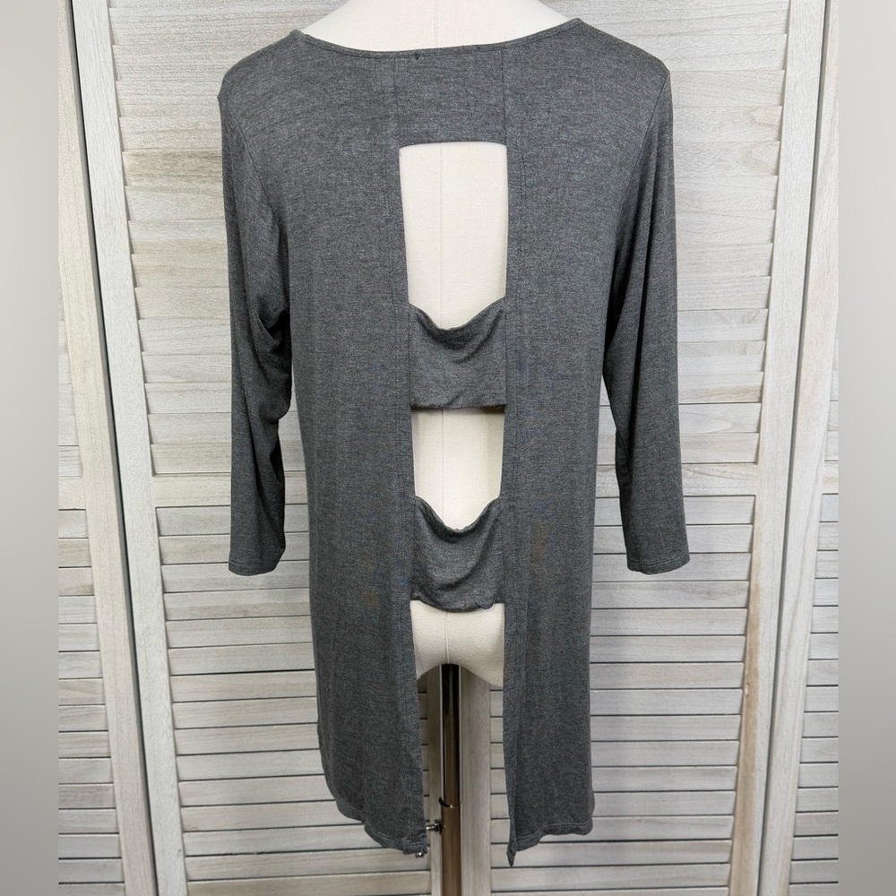 COLETTE Women's 3/4 Sleeve Top with Cutout Back Gray-Medium